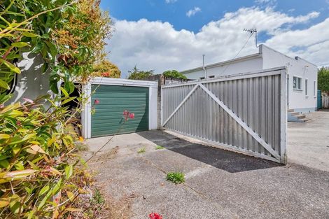 Photo of property in 1/8 Westward Ho, Glen Eden, Auckland, 0602