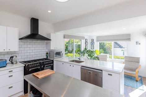 Photo of property in 14 Oakland Avenue, Saint Johns Hill, Whanganui, 4500