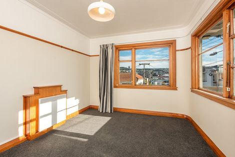 Photo of property in Ionian Flats, 123-125 Brougham Street, Mount Victoria, Wellington, 6011