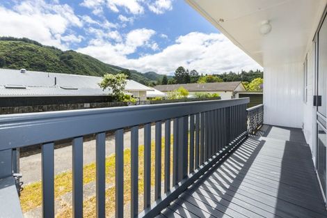 Photo of property in 19a Gemstone Drive, Birchville, Upper Hutt, 5018