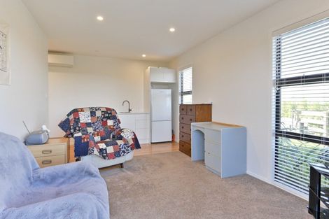 Photo of property in 69a Pirau Road, Fernhill, Napier, 4183