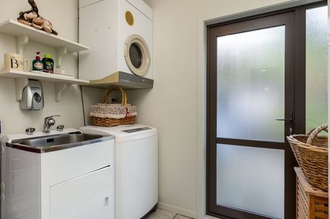 Photo of property in 102 Waikawa Road, Picton, 7220