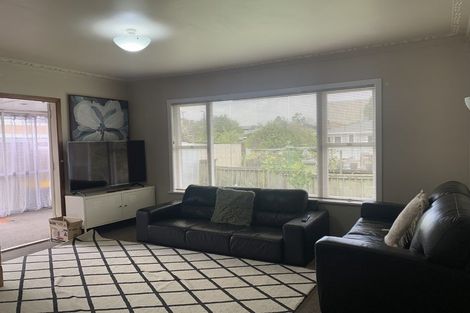 Photo of property in 90 Matipo Road, Te Atatu Peninsula, Auckland, 0610