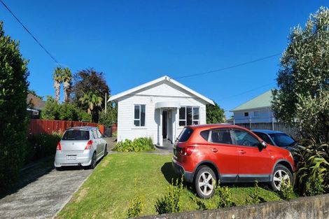Photo of property in 134 Seaview Road, Westown, New Plymouth, 4310