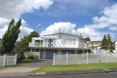 Photo of property in 41 Hale Crescent, Bayview, Auckland, 0629