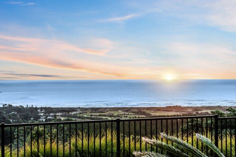 Photo of property in 34 Motutara Road, Muriwai, Waimauku, 0881