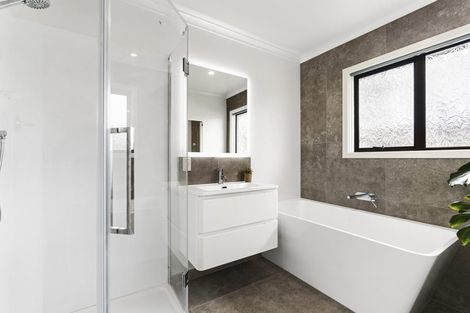 Photo of property in 30 Saxton Road, Upper Vogeltown, New Plymouth, 4310