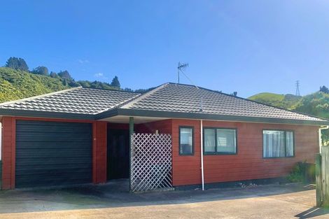 Photo of property in 2/3 Opurere Grove, Tirohanga, Lower Hutt, 5010