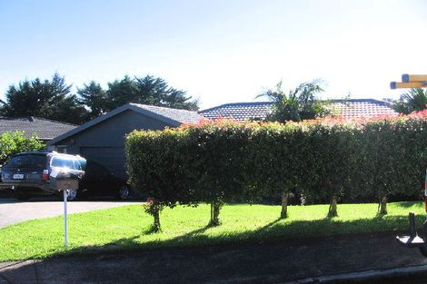 Photo of property in 11 Burnside Court, Rosedale, Auckland, 0632