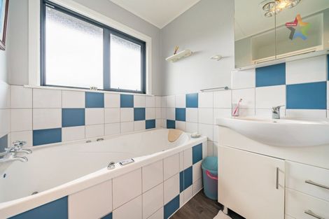 Photo of property in 325 Wellington Road, Wainuiomata, Lower Hutt, 5014