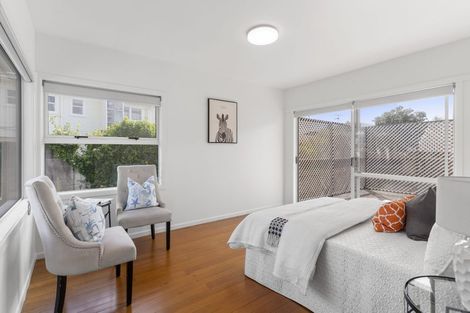 Photo of property in 1/11 Corunna Road, Milford, Auckland, 0620