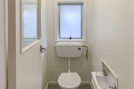 Photo of property in 2/1280 New North Road, Avondale, Auckland, 1026