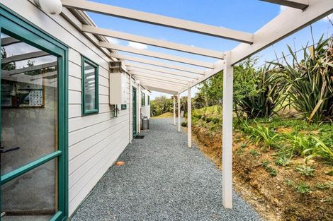 Photo of property in 105 Gorge Road, Maungaturoto, 0520