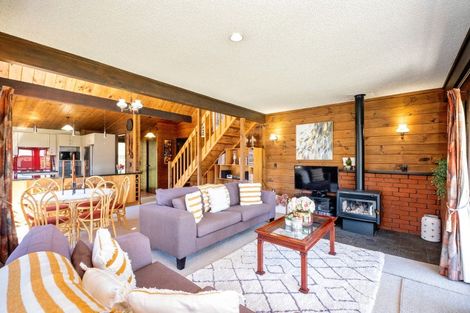 Photo of property in 12 Deakin Place, Clive, 4102