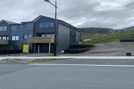 Photo of property in 5 Holystone Road, Whitby, Porirua, 5024