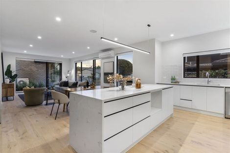 Photo of property in 35b Corunna Road, Milford, Auckland, 0620