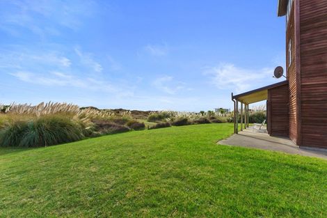 Photo of property in 80 Reay Mackay Grove, Waikawa Beach, Levin, 5573
