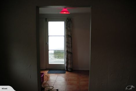 Photo of property in 140 Akaroa Drive, Maupuia, Wellington, 6022