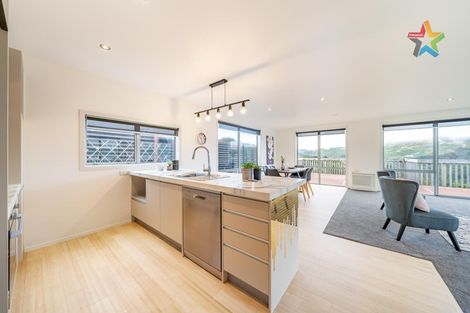 Photo of property in 18 Otonga Heights, Maungaraki, Lower Hutt, 5010