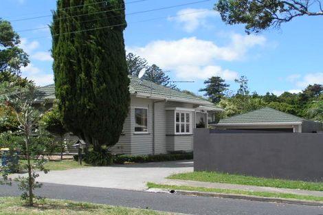 Photo of property in 2 Northumberland Avenue, Belmont, Auckland, 0622
