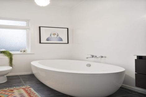 Photo of property in 13 Elcoat Avenue, Henderson, Auckland, 0612