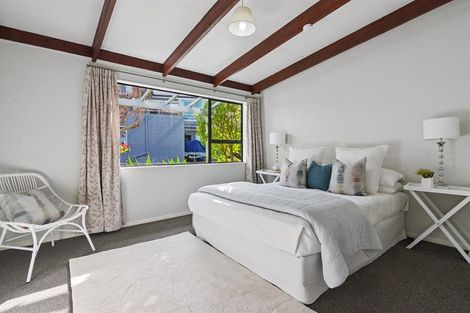 Photo of property in 7a Ellangowan Road, Waiake, Auckland, 0630