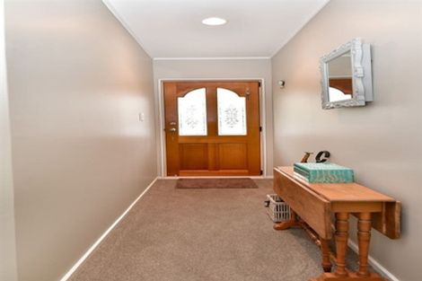 Photo of property in 2/11 Milton Road, Orewa, 0931