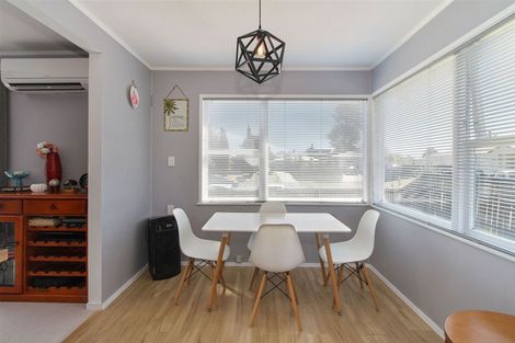 Photo of property in 15 Bettina Place, Manurewa, Auckland, 2102