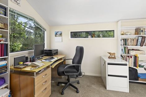 Photo of property in 18 Oxford Street, Tawa, Wellington, 5028