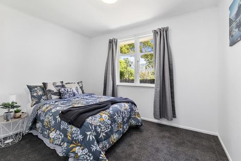 Photo of property in 9 Gribble Grove, Stokes Valley, Lower Hutt, 5019