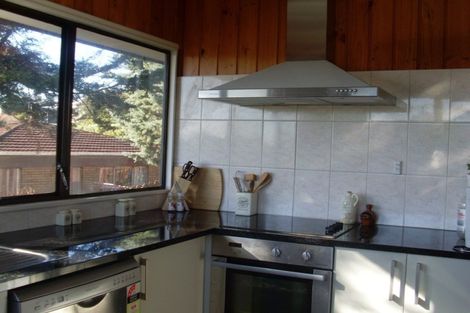 Photo of property in 18 Prince Regent Drive, Half Moon Bay, Auckland, 2012