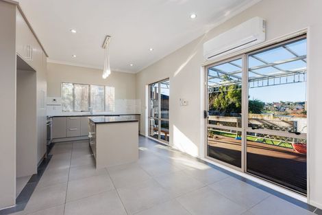 Photo of property in 11 Tekapo Rise, Fairview Heights, Auckland, 0632