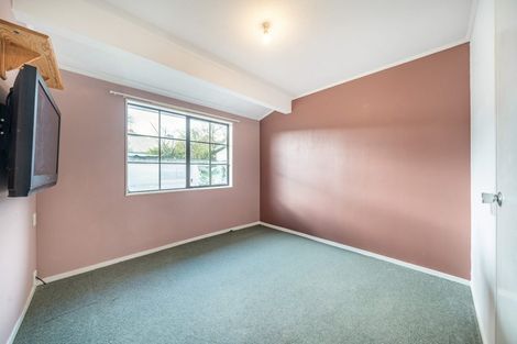 Photo of property in 6 Edelweiss Grove, Timberlea, Upper Hutt, 5018