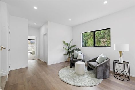 Photo of property in 5 Pihipihi Way, Crofton Downs, Wellington, 6035