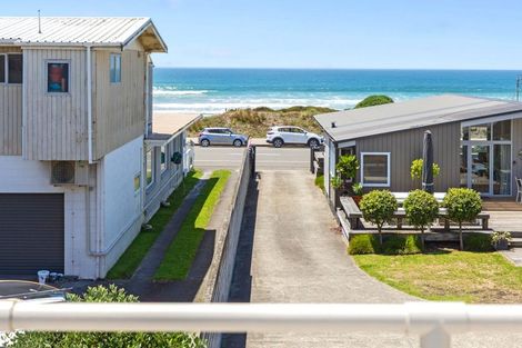 Photo of property in 1/186 Marine Parade, Mount Maunganui, 3116