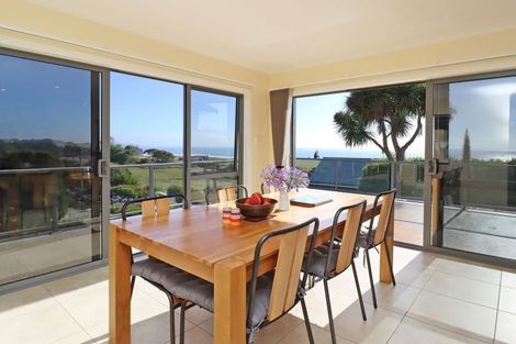 Photo of property in 11 Oakham Street, Hampden, 9410