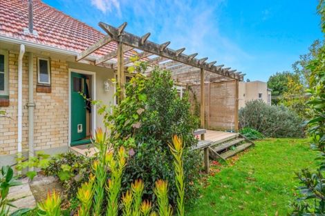 Photo of property in 11 Ingleton Terrace, Fairfield, Hamilton, 3214