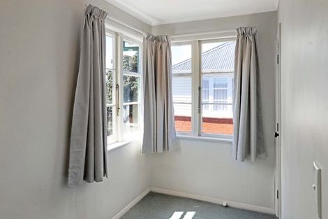 Photo of property in 215 Knights Road, Hutt Central, Lower Hutt, 5011