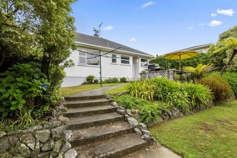 Photo of property in 64 Raroa Terrace, Tawa, Wellington, 5028