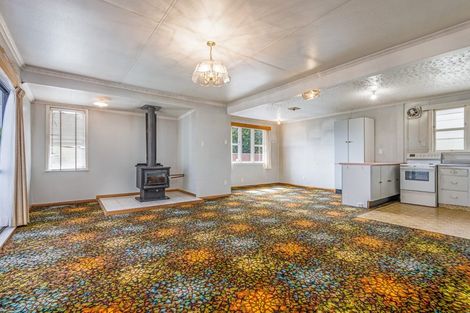 Photo of property in 18 Freyberg Street, Roslyn, Palmerston North, 4414