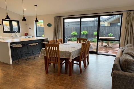 Photo of property in 43 Obelisk Street, Wanaka, 9305