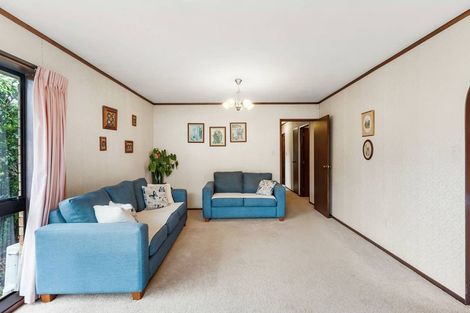 Photo of property in 15 Mark Edward Drive, Half Moon Bay, Auckland, 2012