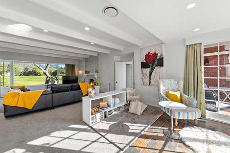 Photo of property in 2 Gwendoline Street, Glenholme, Rotorua, 3010