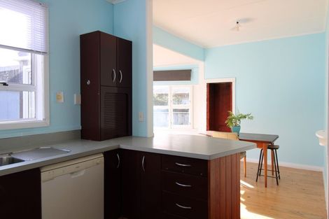 Photo of property in 464 South Road, Omata, New Plymouth, 4374