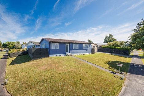 Photo of property in 61 Hillcrest Drive, Kelvin Grove, Palmerston North, 4414