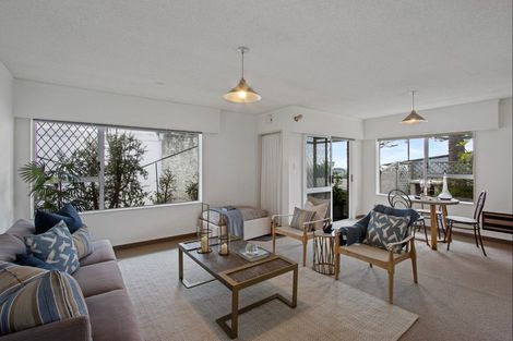 Photo of property in 477 Marine Parade, Napier South, Napier, 4110