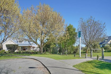 Photo of property in 33 Taranaki Drive, Woodend, 7610