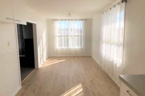 Photo of property in 32 Barbary Avenue, Kelston, Auckland, 0602