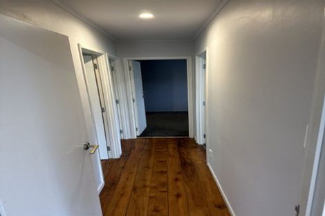 Photo of property in 1 Piha Road, Piha, New Lynn, 0772