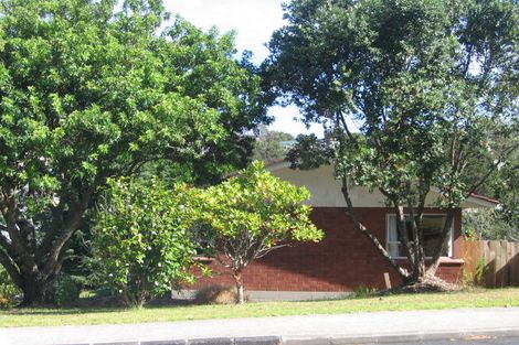 Photo of property in 19 Woodcote Drive, Glenfield, Auckland, 0629